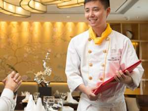 定制餐飲店工作服價(jià)格是多少？會(huì)受到哪方面的影響？